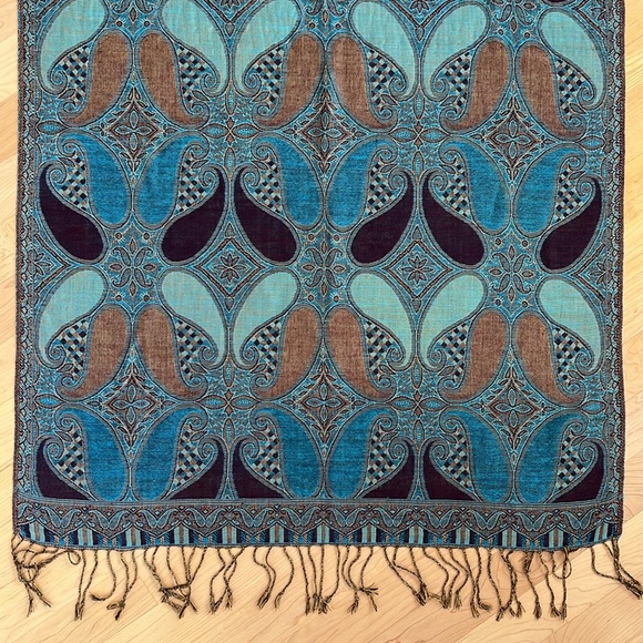 ☯️Like New Reversible Blue / Brown / Rust Paisley Pashmina/Silk/Wrap/Shawl - Picture 9 of 17